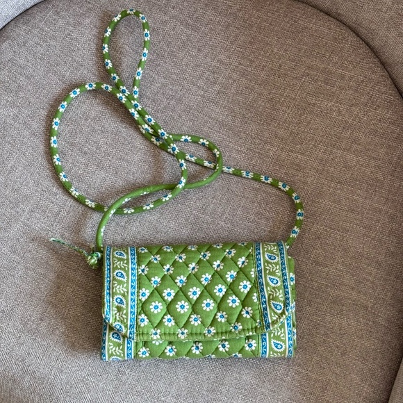 Vera Bradley Women's Strap Wallet Apple Green Pattern - Picture 2 of 16
